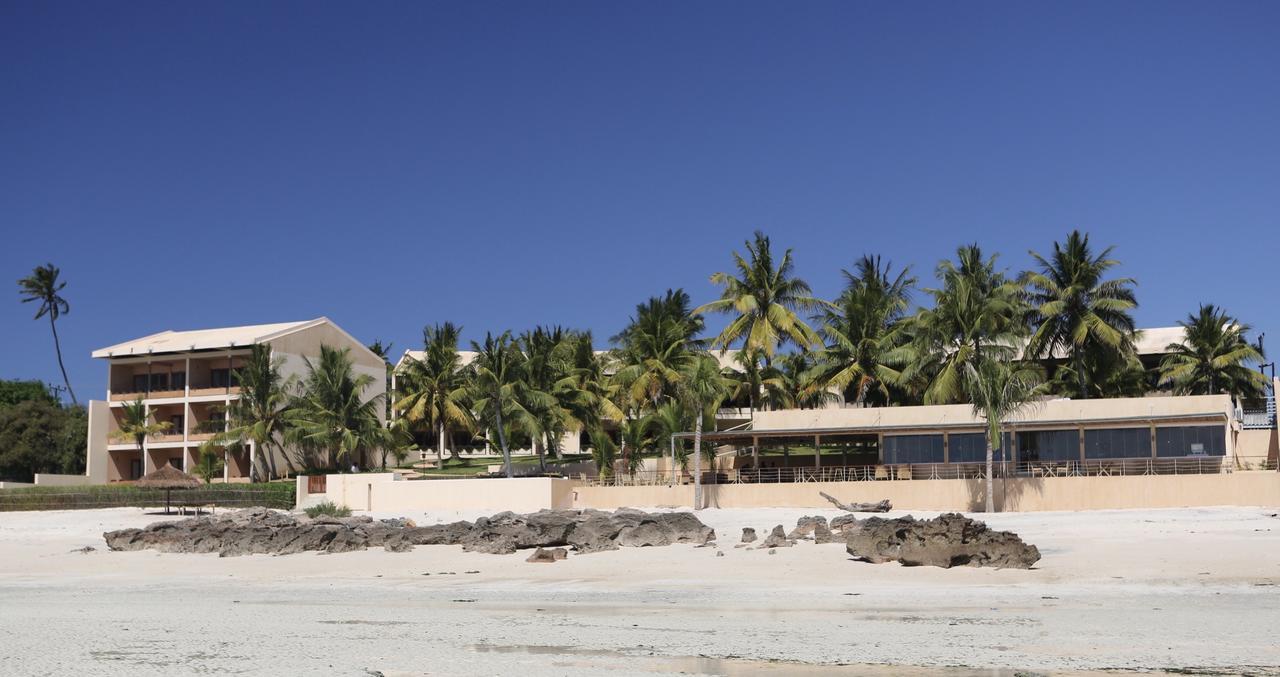 Kirimizi Hotel&Restaurante Pemba Exterior foto